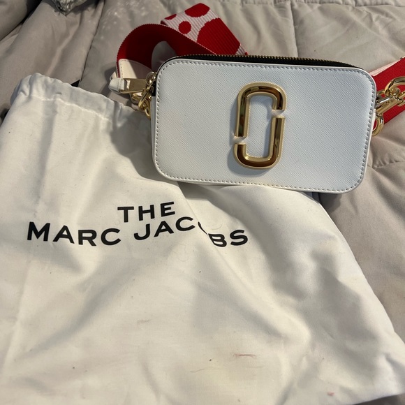 Marc Jacobs Handbags - Marc Jacob crossbody